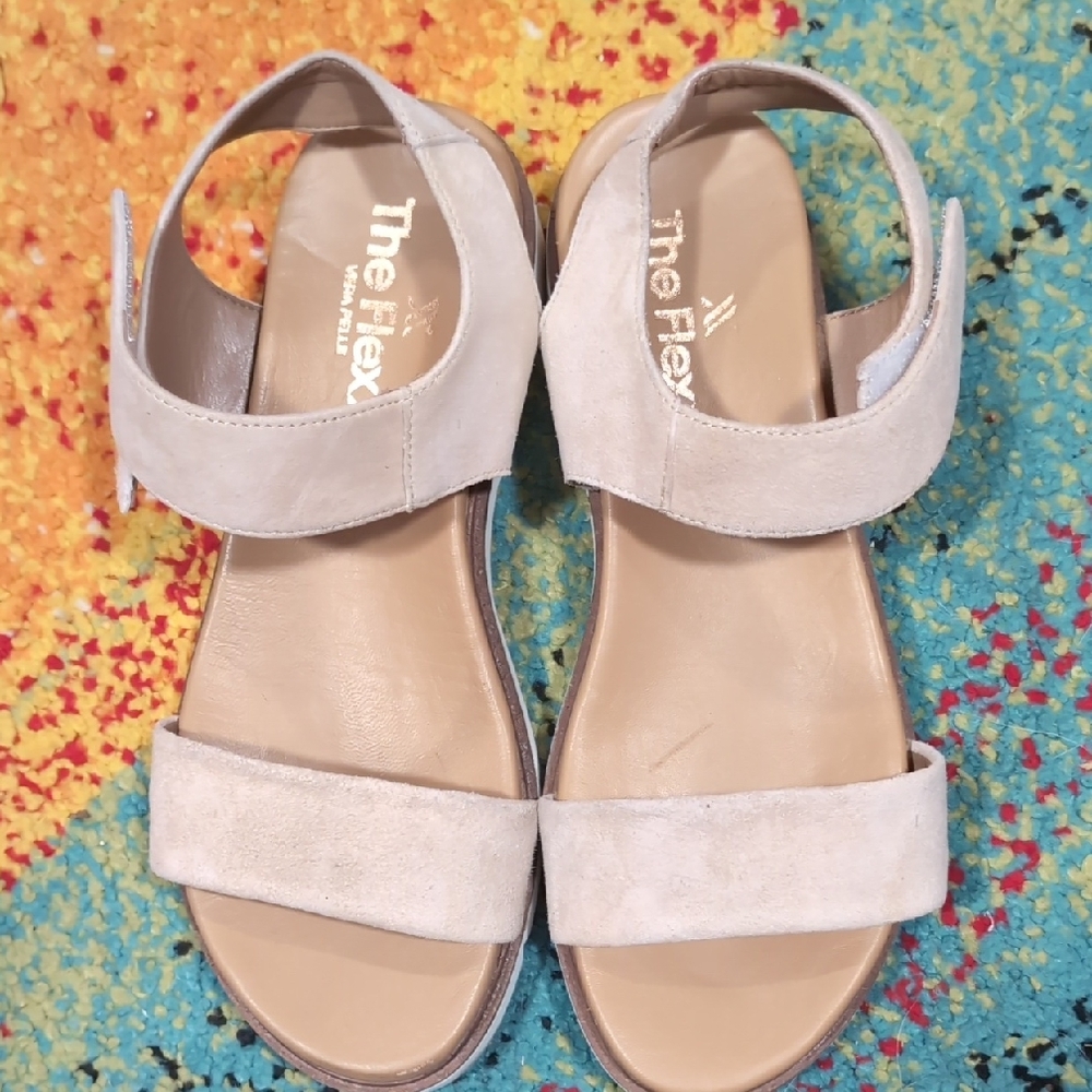 THE FLEXX Cream Sandals